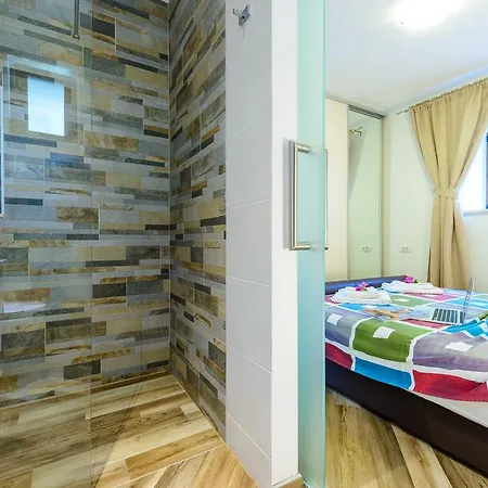 None And Nono 아파트 챠브타트