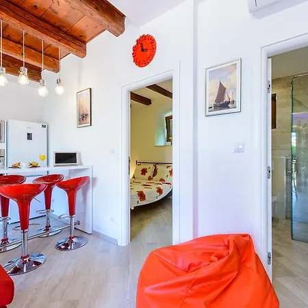 None And Nono 아파트