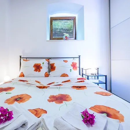 아파트 None And Nono