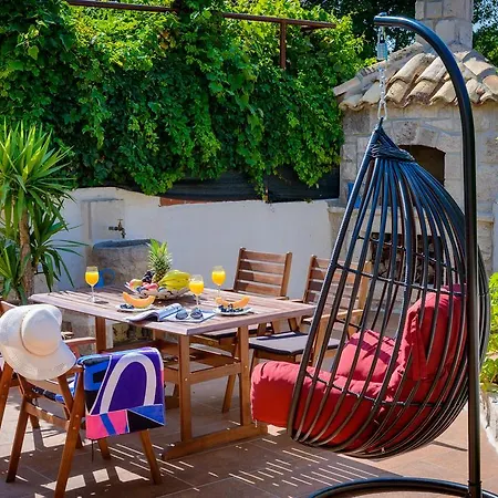 아파트 None And Nono 챠브타트