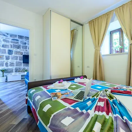 None And Nono Apartment