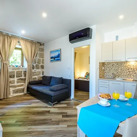 None And Nono Apartment *