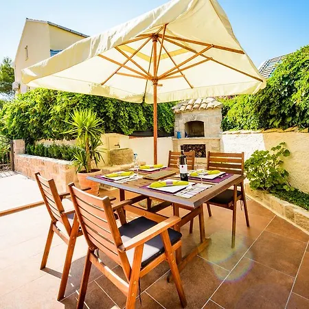 None And Nono Apartment *